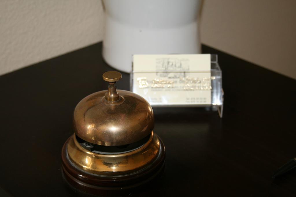 Hostal Puente De Piedra Zaragoza Luaran gambar